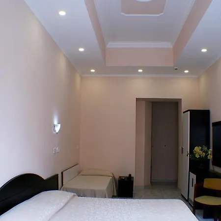 Πανσιόν Premier Cavour 3*
